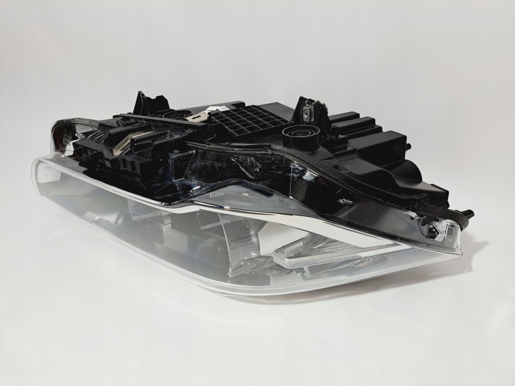 Bmw x1 f48 фара правый  led 7495004 в Украине