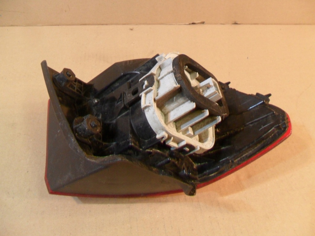 фото №14, Vw golf sportsvan лампа правый задняя 510945096p