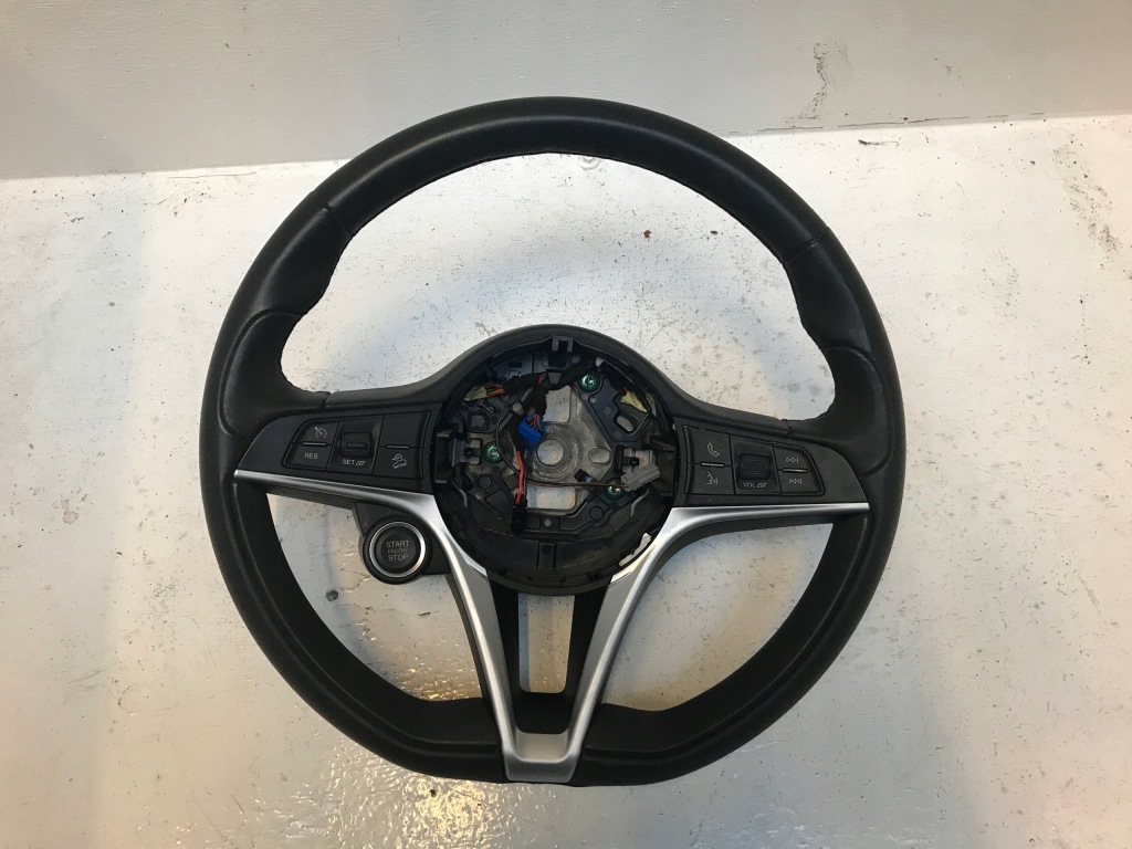 фото №1, Alfa romeo stelvio giulia воздуховод многофункциональный кожа