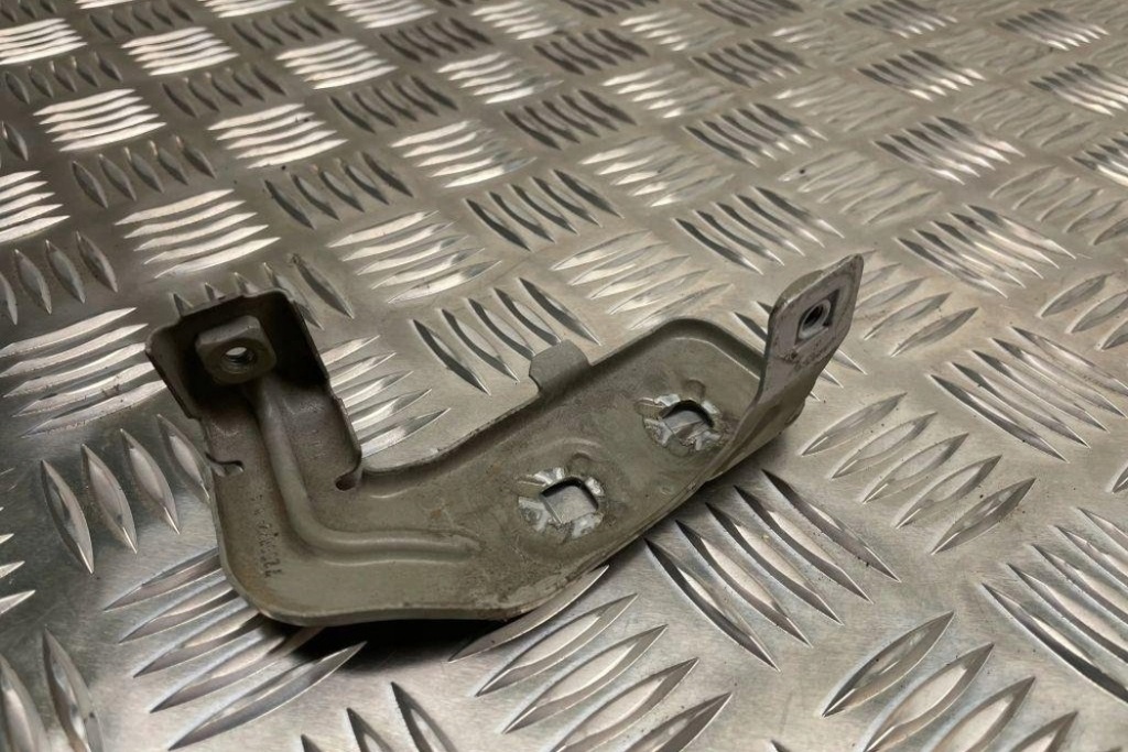 фото №8, Кронштейн передний правого крыла bmw 3 f30, f80 7255822 2.0l дизель