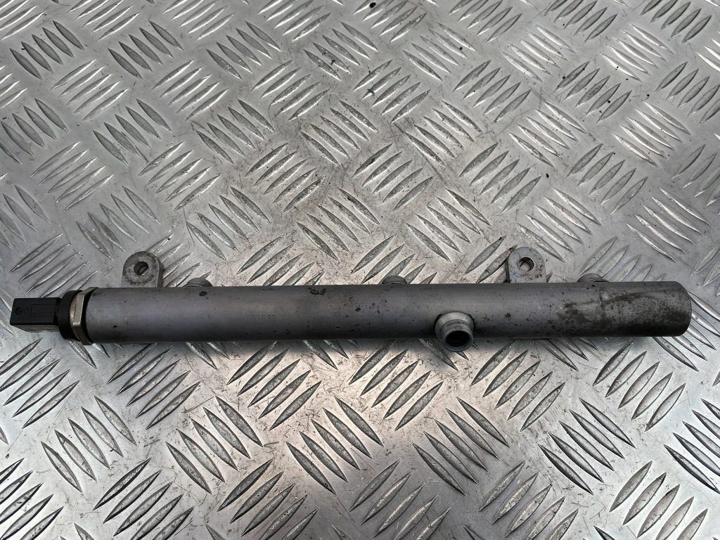 Купить Молдинг впрыскная mercedes benz ml w164 3.0 cdi a6420702695