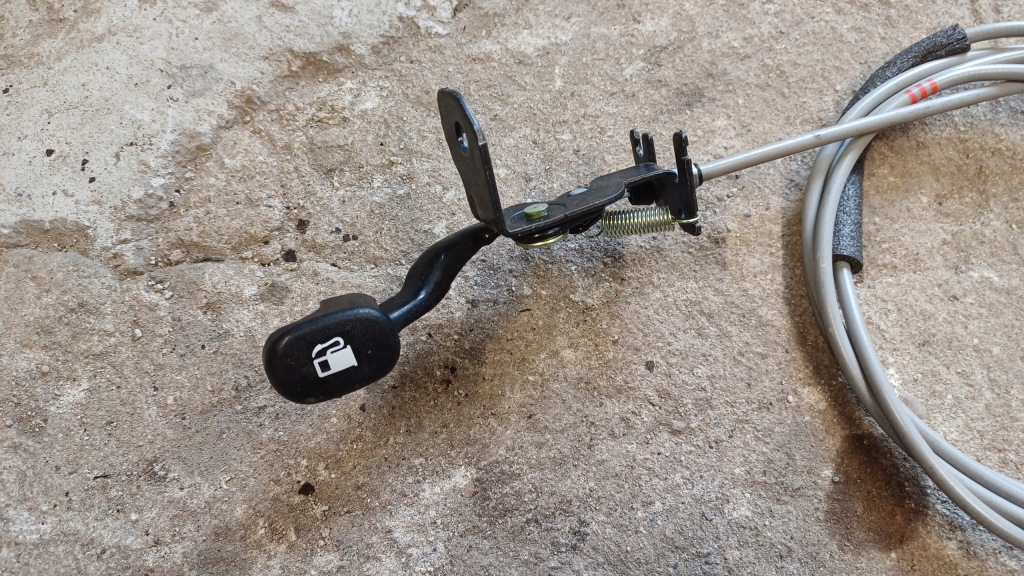 фото №2, Kia stonic трос кришка