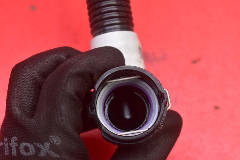 Патрубок шланг труба радіатора води 1077586-00-c tesla model 3 17-21 в Україні