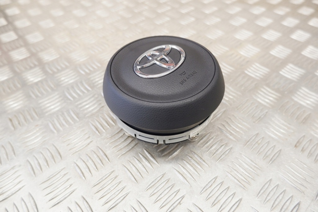 фото №7, Подушка безопасности водителя toyota yaris _p21_ 45130k0040 1.5l hybrid 85kw 2022