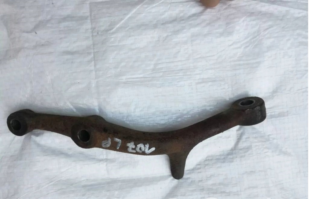 Купити Wąs поворотний кулак лівий mercedes w107 sl slc 1073320220