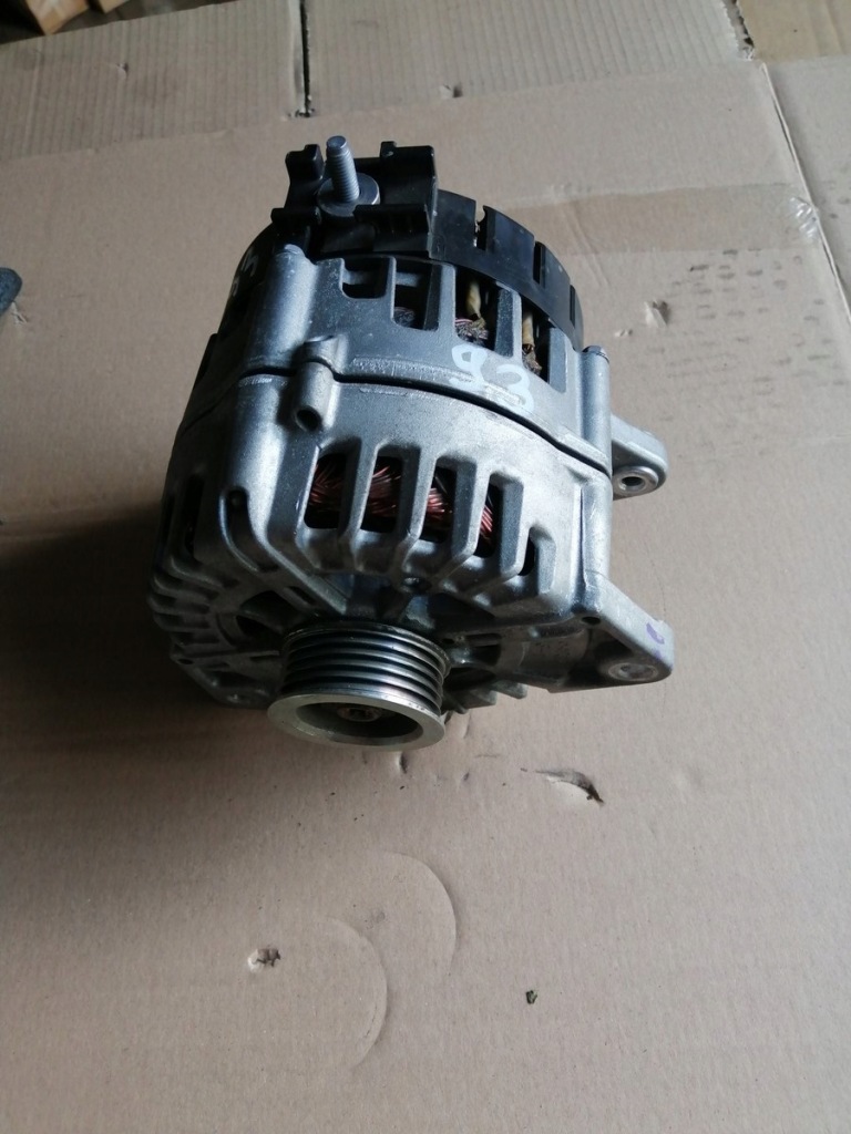 Mercedes w213 w238 2.0 cdi генератор a0009063003 Оригинал