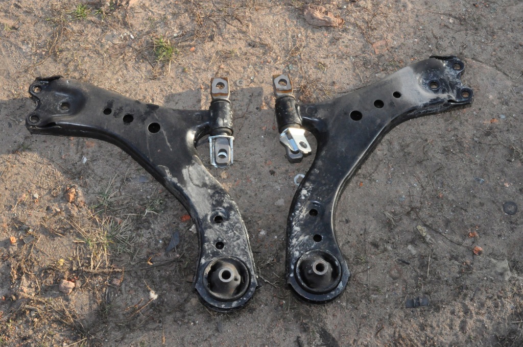 фото №1, Toyota camry 2019- рычаг левый