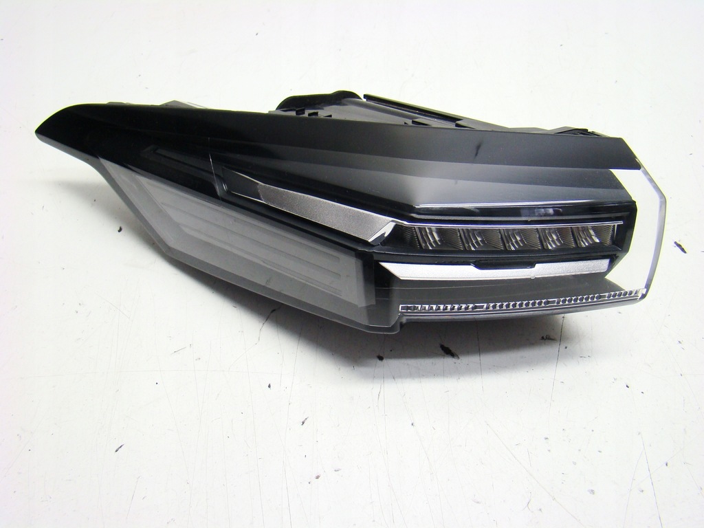 фото №1, Peugeot 308 iii - лампа лівий задня