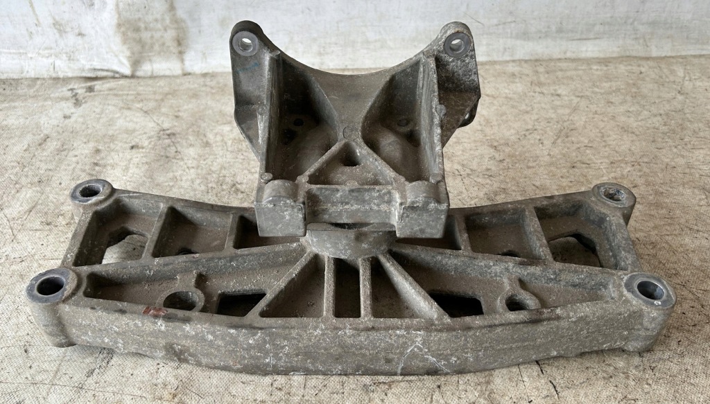 Купить Кронштейн коробки передач lancia thema 11- 3.0 crd