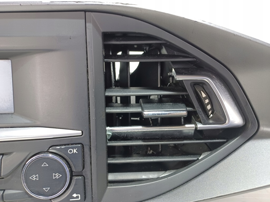 фото №8, Панель радио дисплей 9809259580 + решётки обдув peugeot 308 ii t9