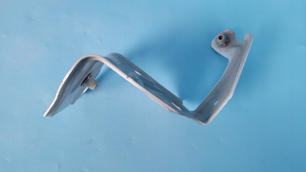 Mercedes eqa 250 кронштейн кронштейн крила праве a2478811600 a2478808001 Недорого