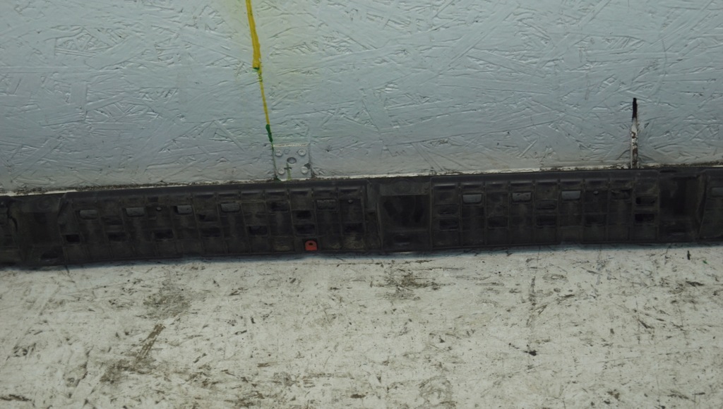 фото №10, Направляющая кронштейн накладки порога левый bmw x3 e83