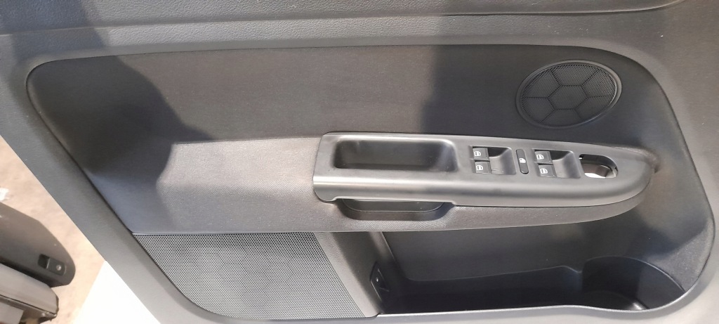 фото №3, Оббивка двері перед vw golf vi plus 5m1868109