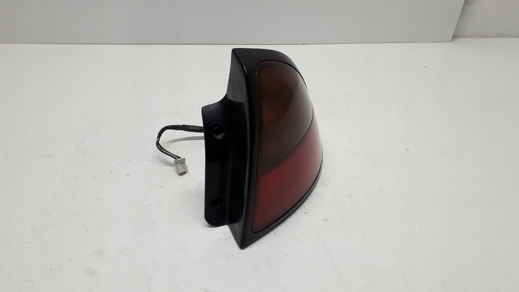 фото №11, Mazda 323c 323 c 94-97 лампа задняя комплектная