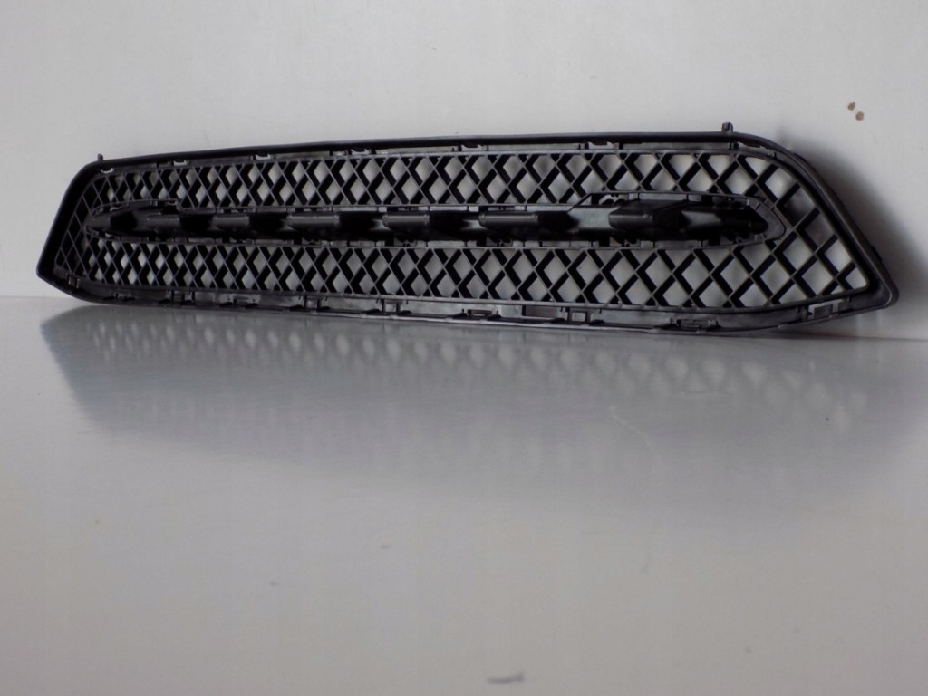 Bmw x1 e84 13' решётка бампера средняя - 3995 с Разборки