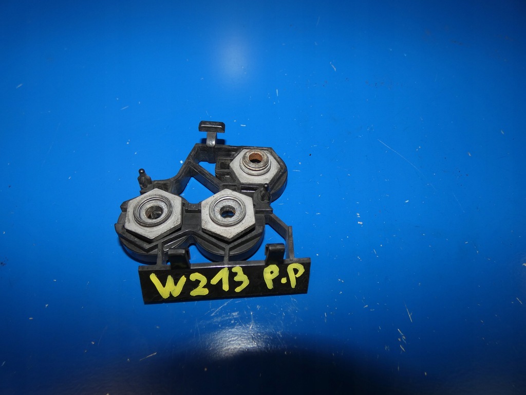 фото №1, E klasa w213 кронштейн поперечина передній праве