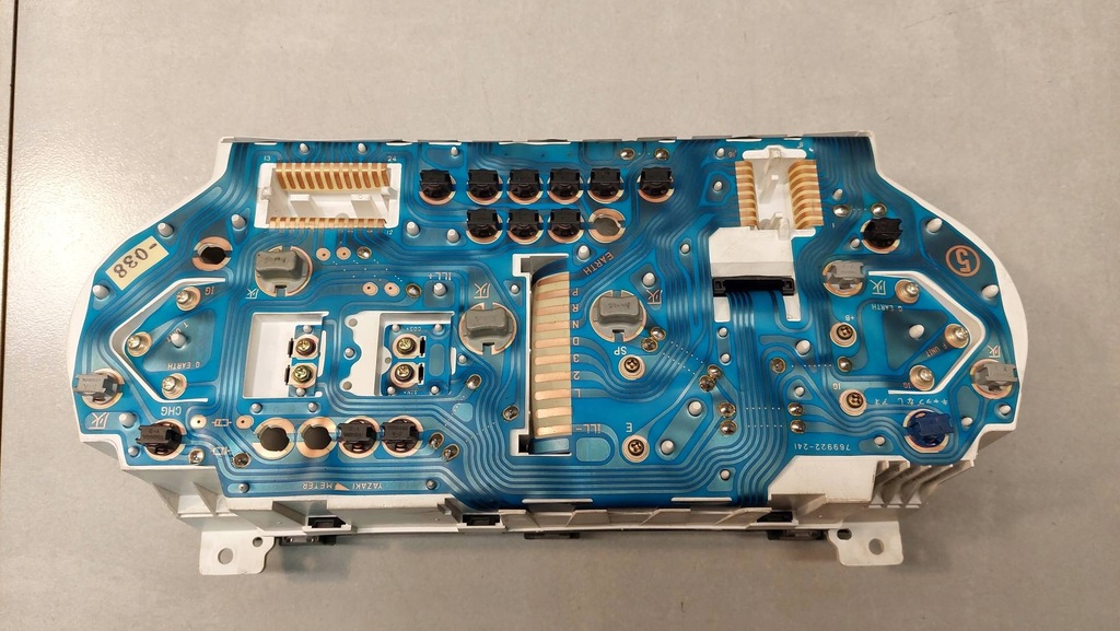 фото №5, Счетчик приборы space wagon iii 2.4 gdi mr381549