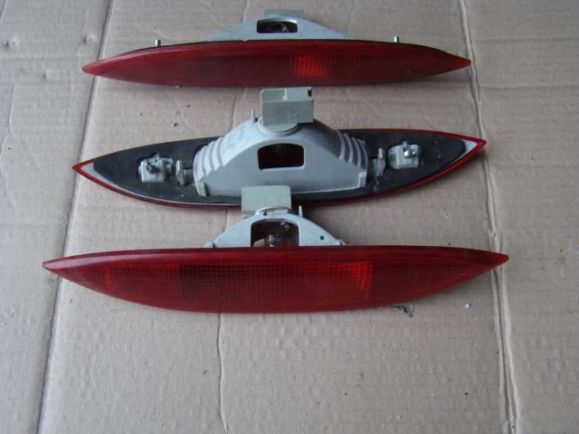 фото №1, Nissan note e11 лампа свет стоп-сигнал задний крышки задняя oryg.