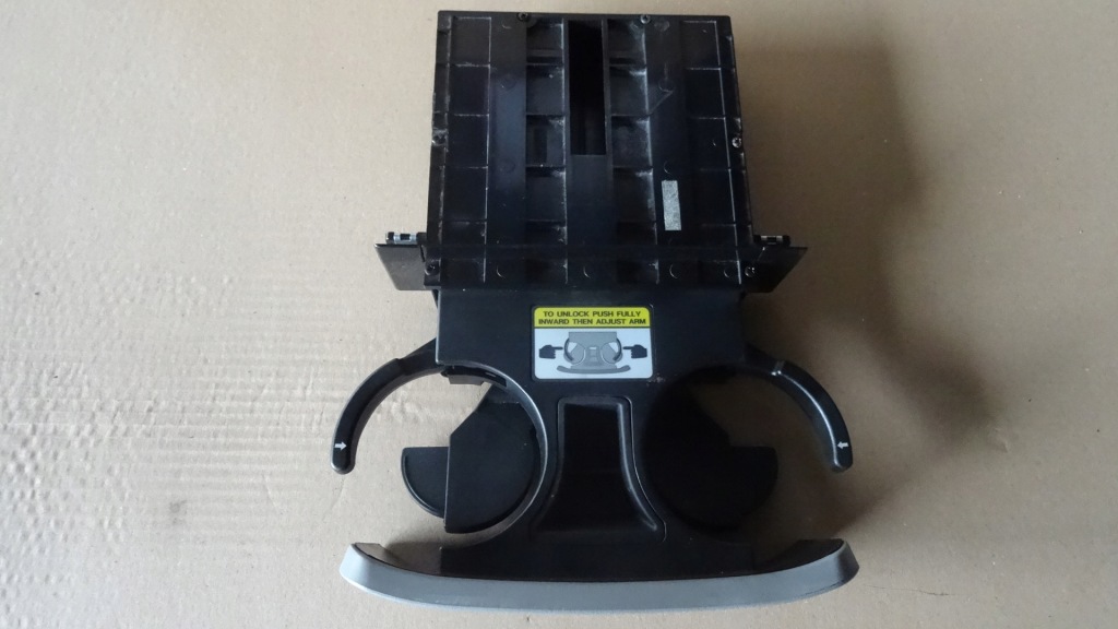 фото №1, Kia carnival i кронштейн na кружки coupholder