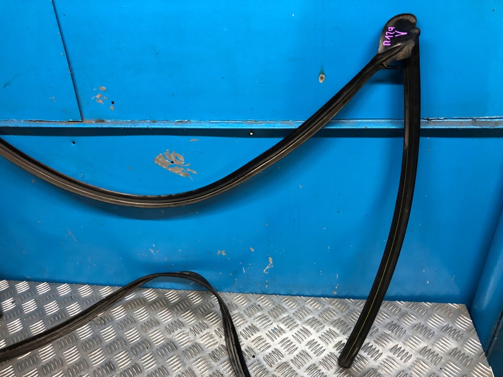 Mercedes sl r129 прокладка рамы перед стекло лобовое крыша Цена