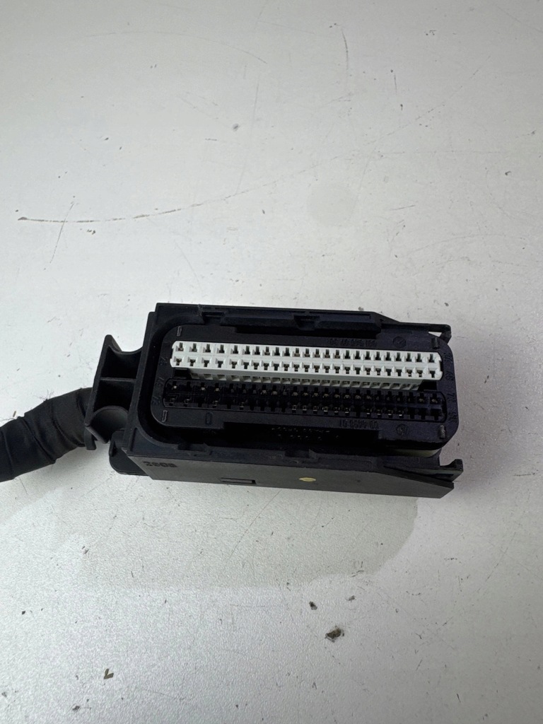 фото №12, Разъёмы штекер колодка блок управления двигателя mercedes w204 2.2