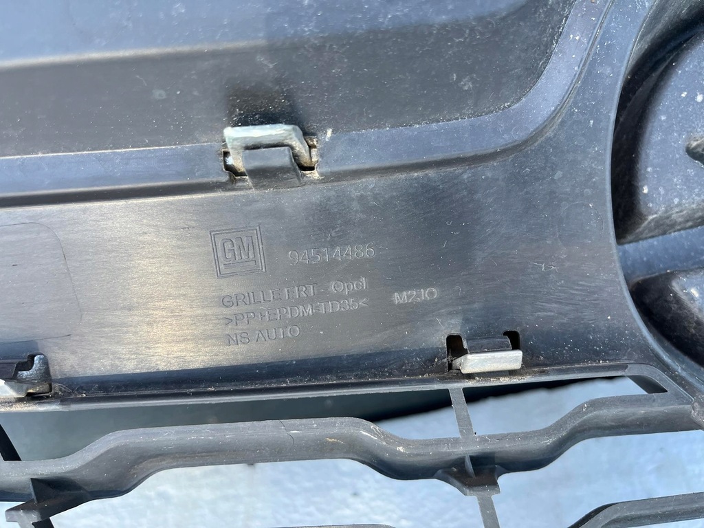 фото №8, Решётка радиатора решётка радиатора opel karl 94514486 хороший