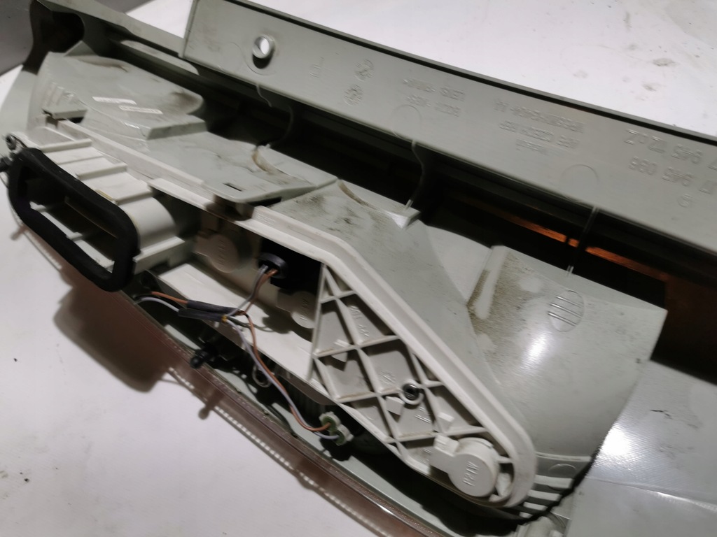 фото №11, Лампа правый задняя skoda roomster 5j7945096