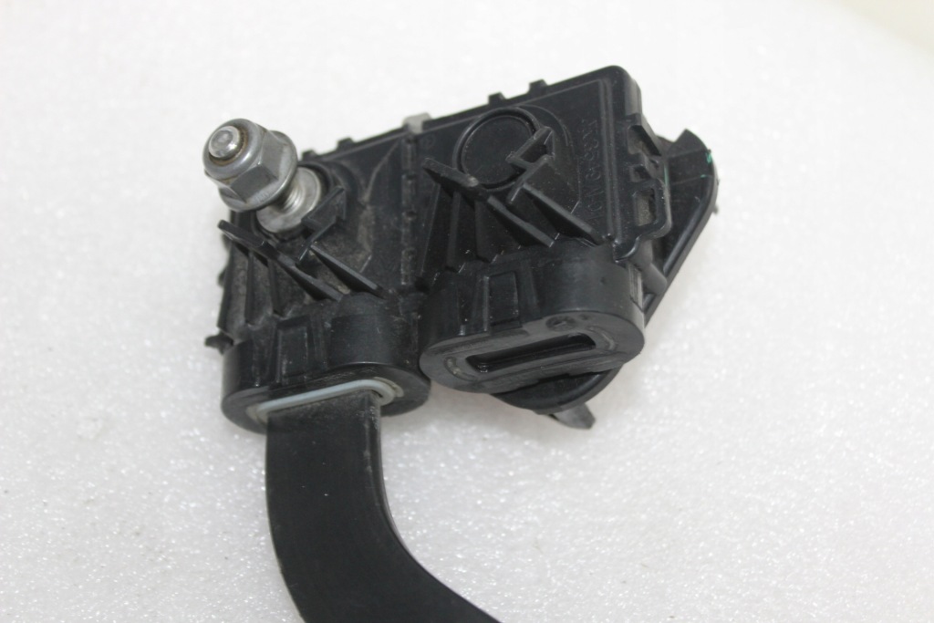 Mercedes a45 a w177 amg шланг плюсовой a1775408530 eu Оригинал