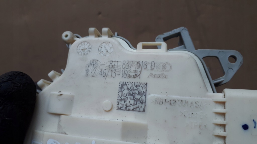 фото №5, Audi оригінальний номер 8j1837016d замок двері pin