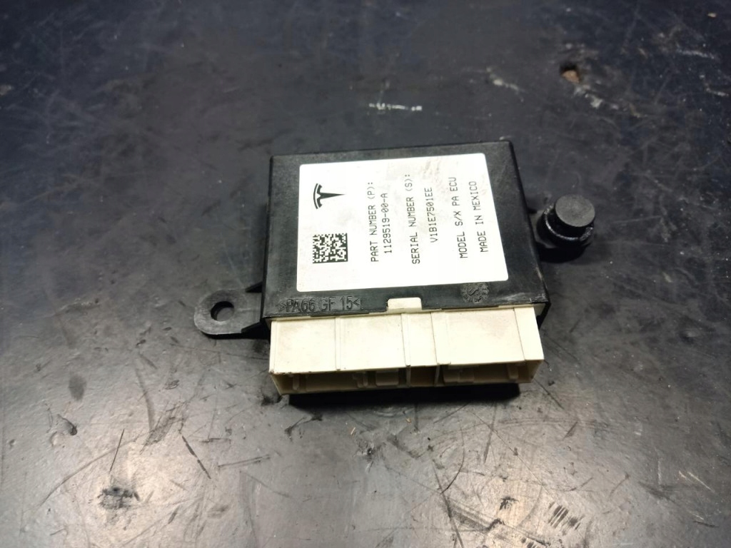 Купити Tesla model s блок керування pdc 1129519-00-a