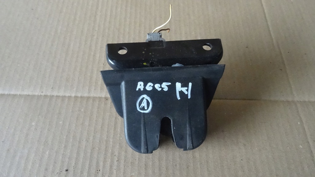 фото №1, Audi a6 c5 kombi замок крышки