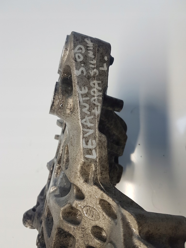 фото №4, Maserati levante кронштейн кронштейн двигателя левая