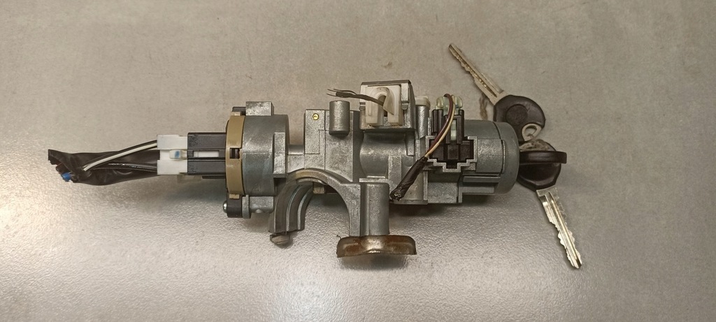 фото №5, Замок запалювання ключі ручка mazda 323