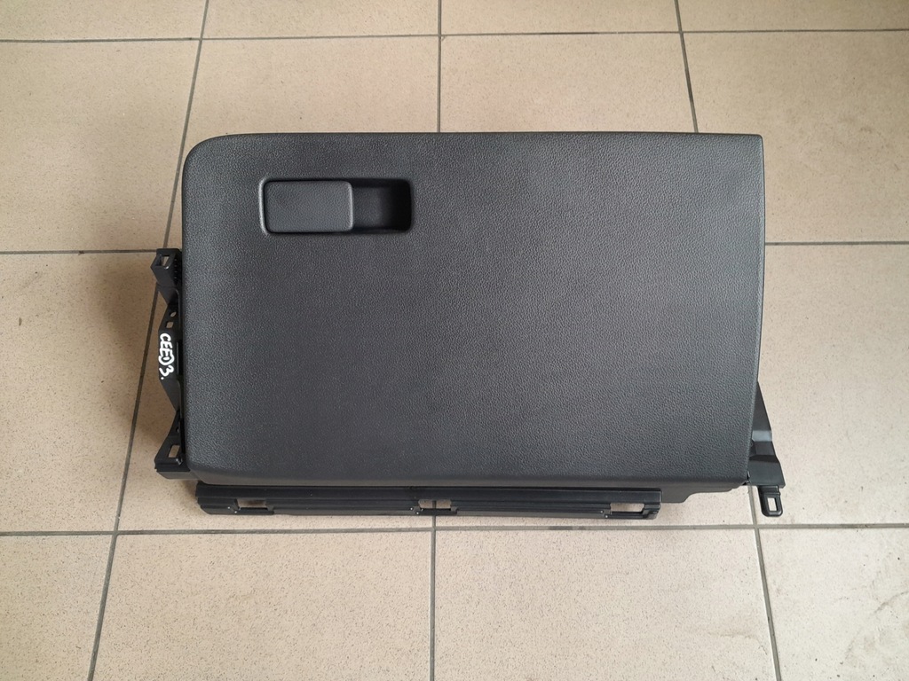 фото №1, Kia ceed iii 2018-23 бардачок консолі пасажира