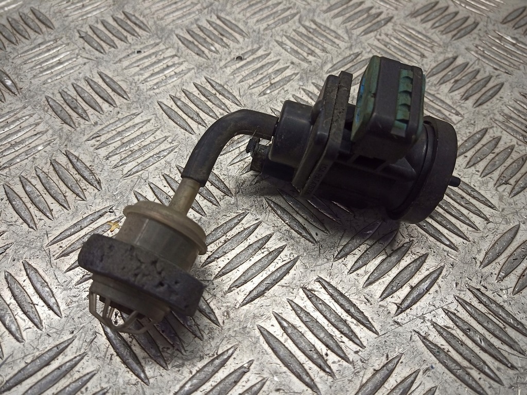 фото №1, Клапан вакуумa mercedes w168 1.7 cdi 4715396