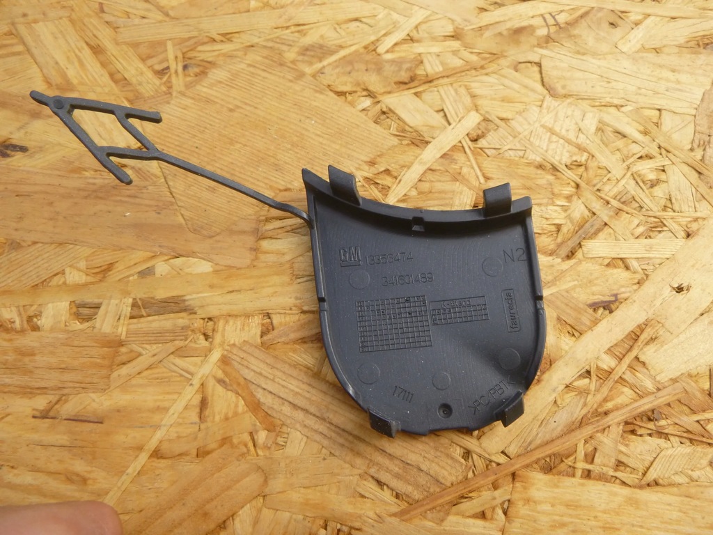 фото №2, Opel adam заглушка фаркоп hak бампер задня