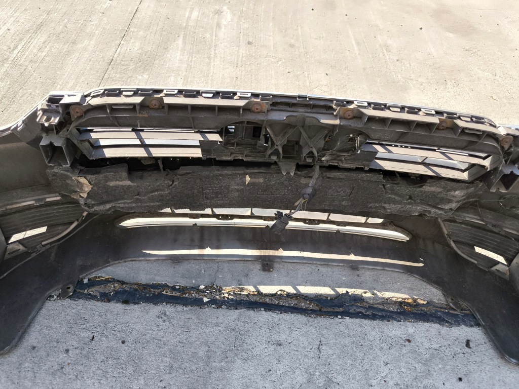 Бампер перед комплектный  audi a4 b8 рестайлинг  2011-2016 lx7w pdc оригинал !!! в Украине