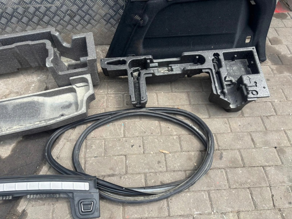 фото №6, Volvo xc60 ii обшивки оббивка багажника задня комплектна гібрид 2019r.