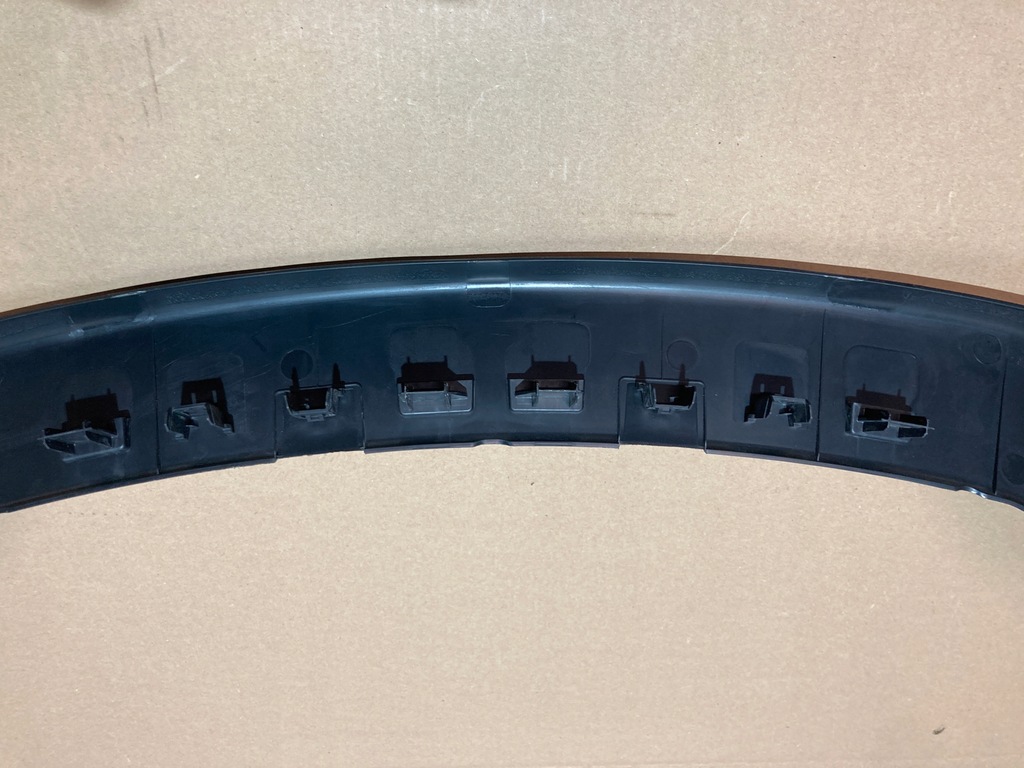 фото №7, Молдинг захист багажника верхній tesla model 3