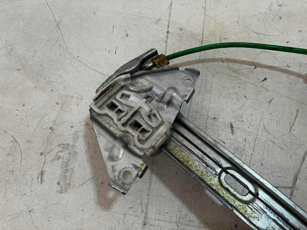 фото №10, Corolla e21 механизм подъёма стекло левый перед