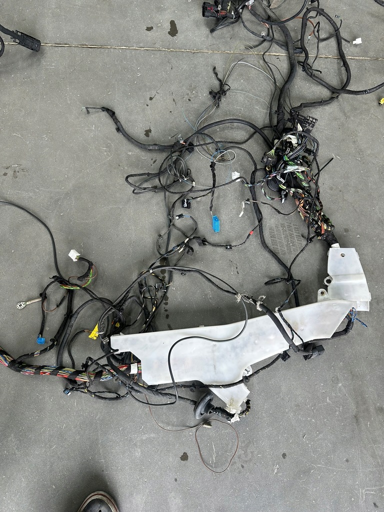 фото №9, Электропроводка салона, жгут салон, середина mercedes w447 vito europa