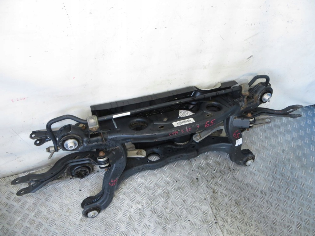 Mercedes cla x117 c117 підрамник балка підвіска задній 13- Зі Шроту