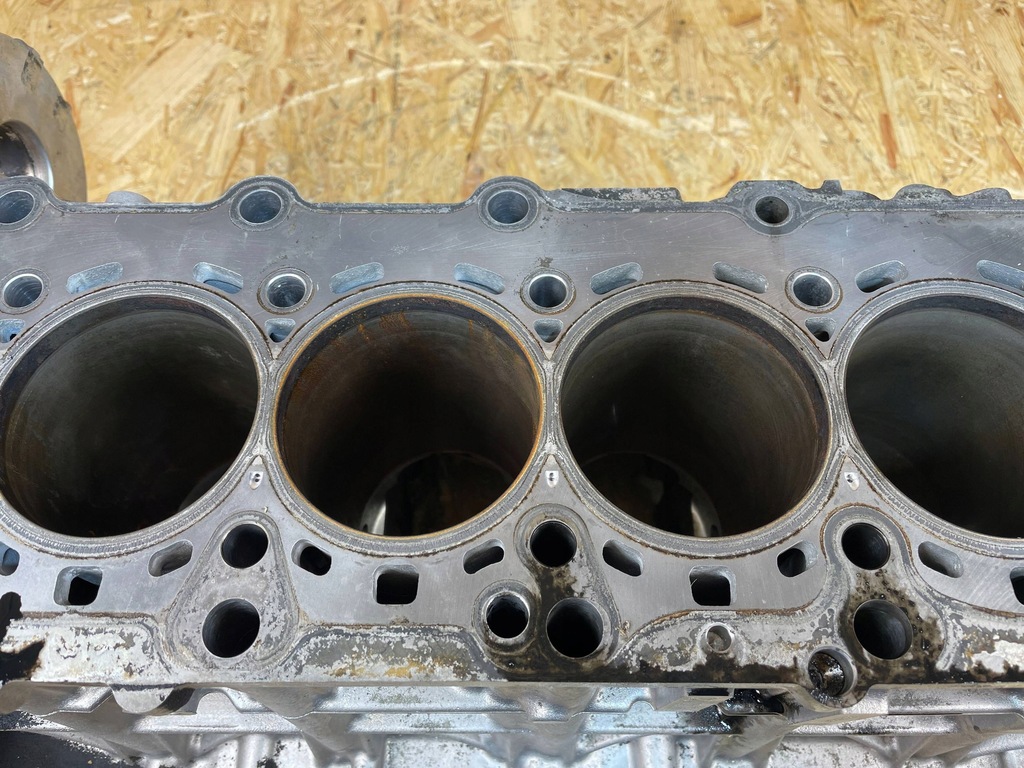 фото №15, Блок двигуна bmw 7 f01 f02 3.0d n57d30a 7799978