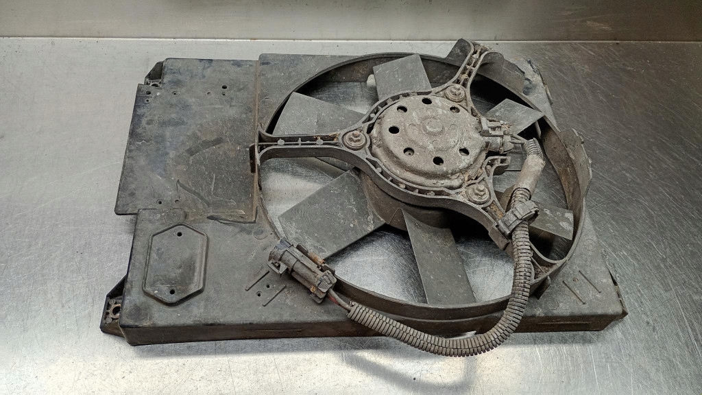 Вентилятор радіатора води fiat ducato 2 2.0d 03r рестайлінг  8240120 Оригінал