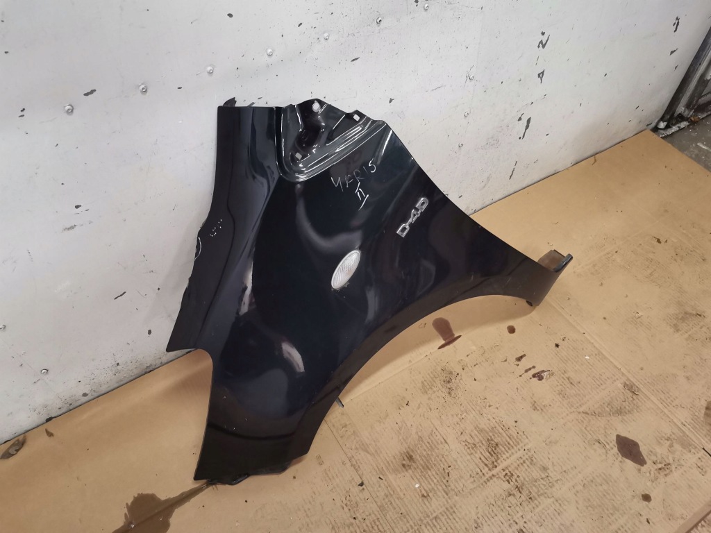 Купити Toyota yaris 2 крила лівий перед передній