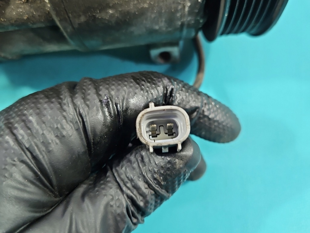 Компресор кондиціонера компресор dodge caliber 1.8 16v Зі Шроту