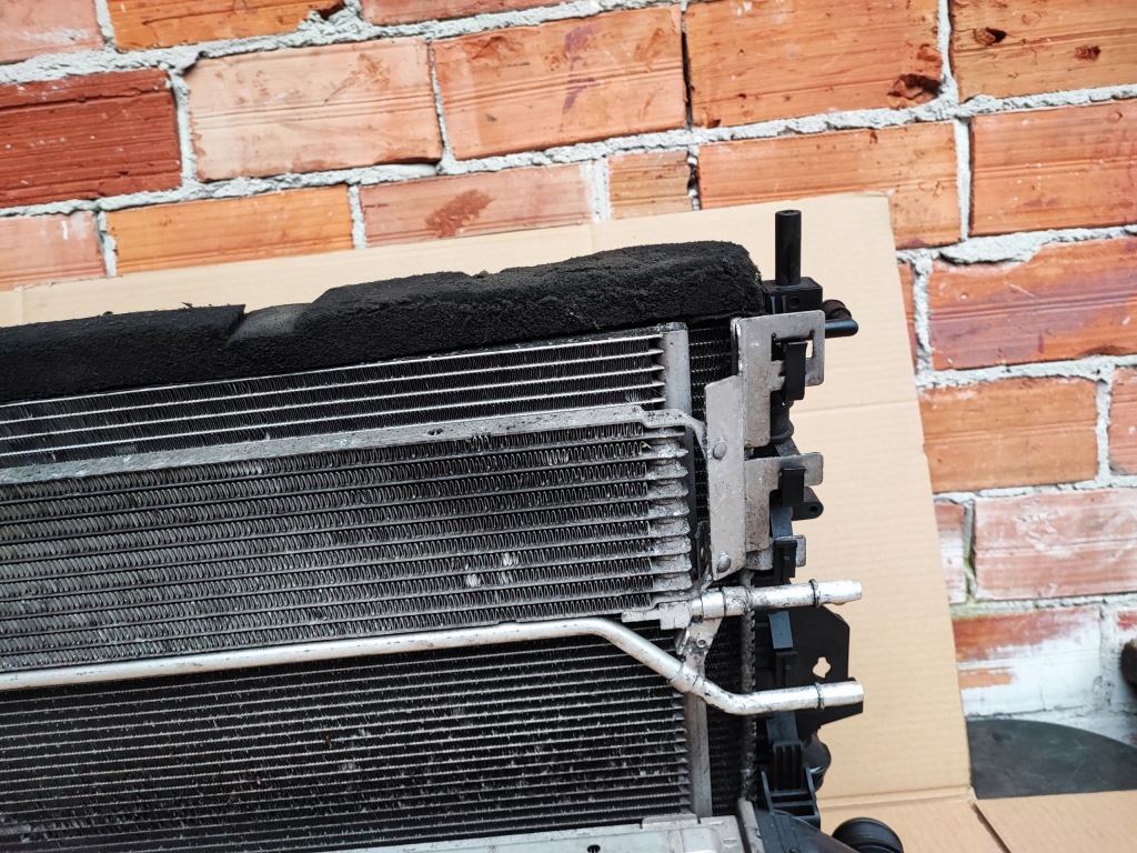 Ford kuga mk1 2.0 tdci рестайлинг  радиатор автоматическая коробка передач воды кондиционера вентилятор Оригинал