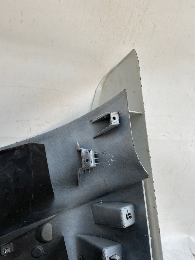 Купить Iveco s-way правый бампер перед уголок обшивка 5802303059