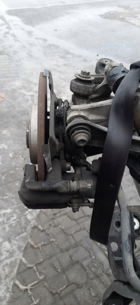 Вісь  балка задній задня комплектна гібрид opel grandland x 9838192580 9838913580 в Україні