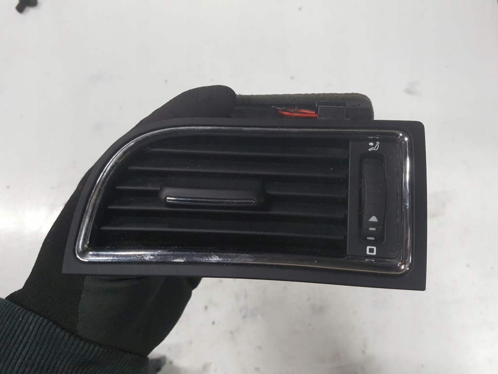 фото №1, Skoda superb 2 ii 08-15r решітка обдув ліва